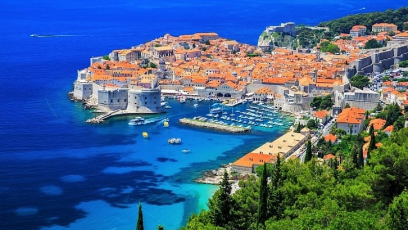 Лоша новина: Властите на Дубровник ограничават със скъпотия наплива на туристи в Перлата на Адриатика