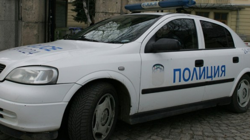 Свирепи гонки между рецидивисти и полицаи в Ботевград и Самоков 