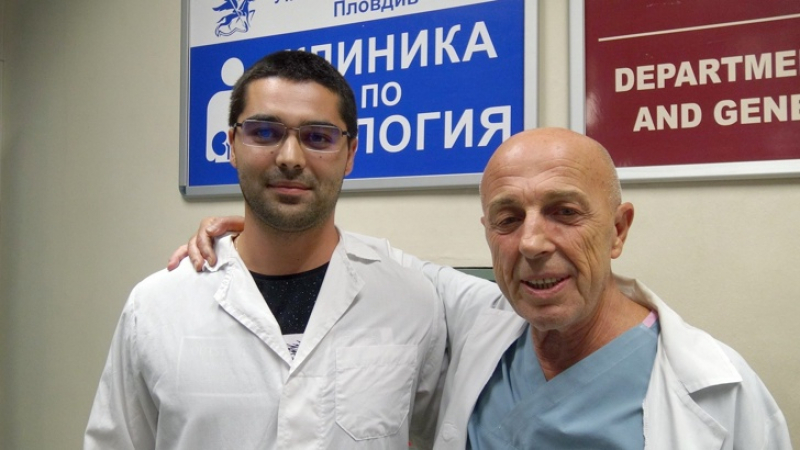 Такова нещо никога не се бе случвало у нас: Младият лекар Горанов спаси живота на 54 пациенти тази нощ (СНИМКИ)