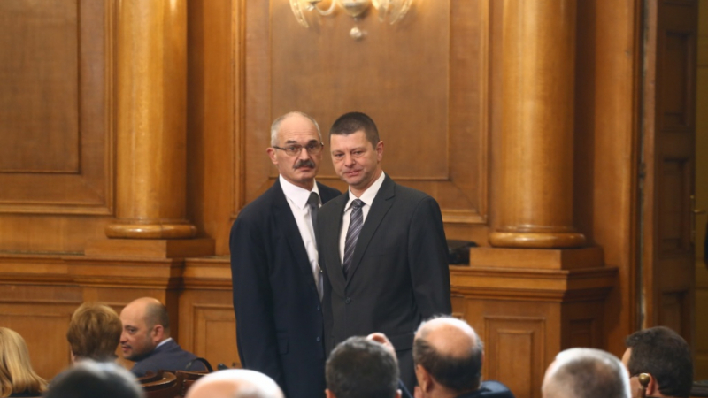 Окончателно: Красимир Влахов вече е конституционен съдия! (СНИМКИ)