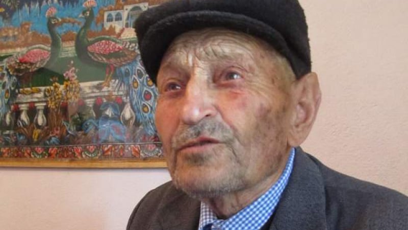 Дядо Миладин от село Буката навъртя 104 г. без храна от магазина, но съветва: Когато ти е тъжно...