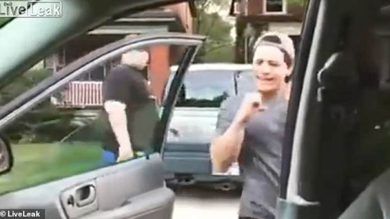 Опасното Kiki Challenge: Младеж слезе от колата в движение и започна да танцува, но вижте как си изпати (СНИМКИ/ВИДЕО)