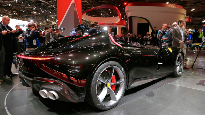 Ferrari показа новия си уникален и екстремен автомобил (СНИМКИ)