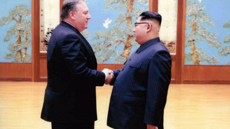 Майк Помпейо пристигна в Северна Корея за среща с Ким Чен-ун