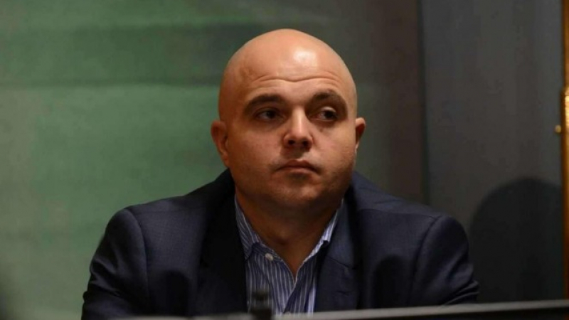 Шефът на СДВР съобщи горещи подробности за екшъна, завършил с полицейска гонка и стрелба в София