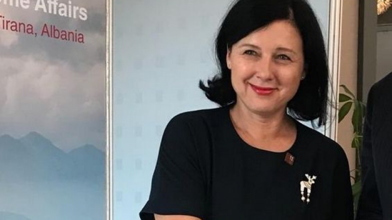 Еврокомисарят по правосъдието: Шокирана съм от убийството на българската журналистка 