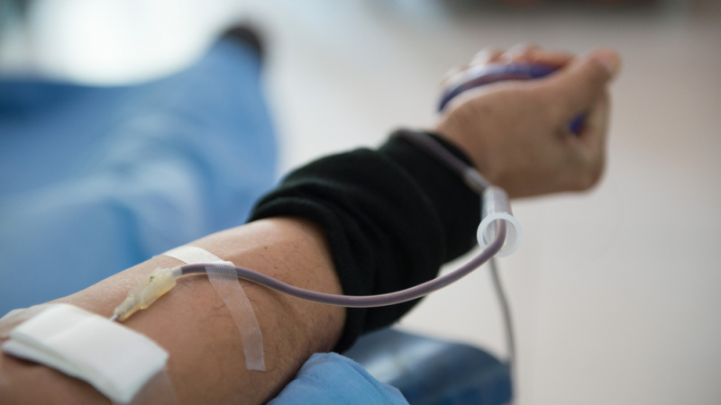 Безпрецедентно: десетки дариха кръв за бременната жена от верижното меле край Велико Търново 