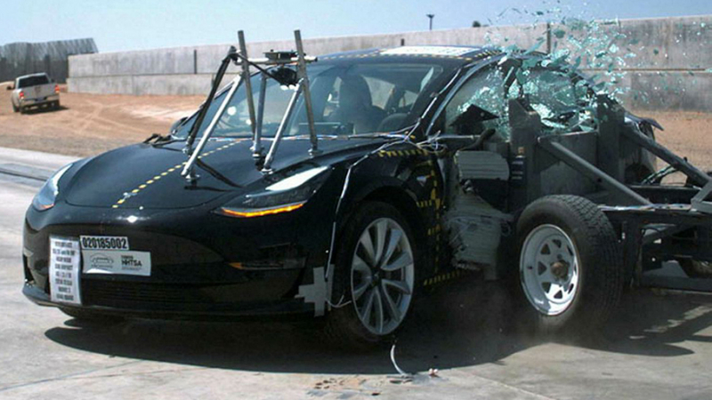 Американците: Tesla Model 3 е най-безопасният автомобил (ВИДЕО)