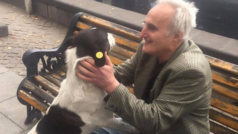 Мъж откри кучето си, след като го издирва 3 години (ВИДЕО)
