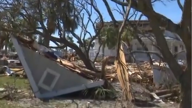 Екипи претърсват разрушенията за пострадали от урагана „Майкъл“ (ВИДЕО)