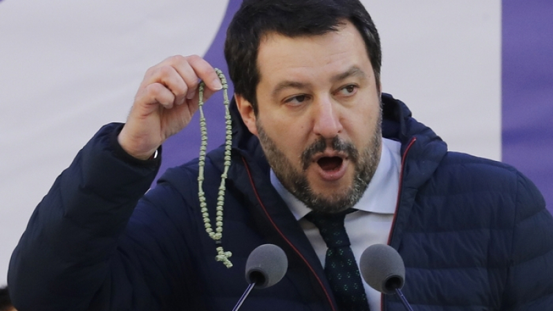 Вътрешният министър на Италия: Малките "етнически магазини" да не разпространяват дрога, а да затварят в 21:00 часа 