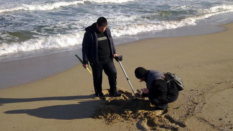 Треска за злато по Южното Черноморие: Чудно имане излиза изпод празната пясъчна ивица!
