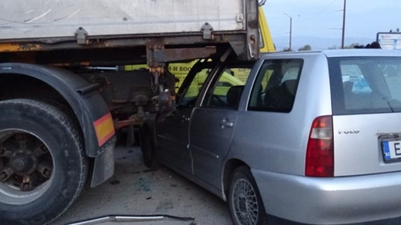Пиян шофьор едва не се обезглави в страховита катастрофа в Благоевград (СНИМКА)