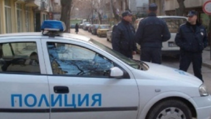 Двама мъже си спретнаха здраво меле с юмруци насред улица в Пловдив заради спор на пътя
