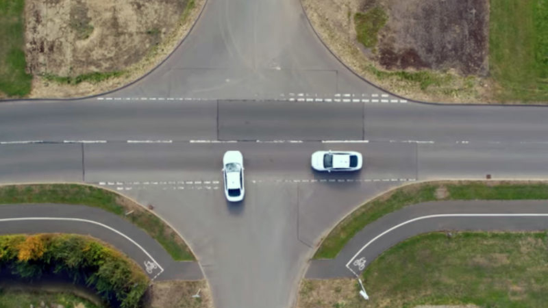 Уникална разработка: Ford предлага да се откажем от светофарите (ВИДЕО)