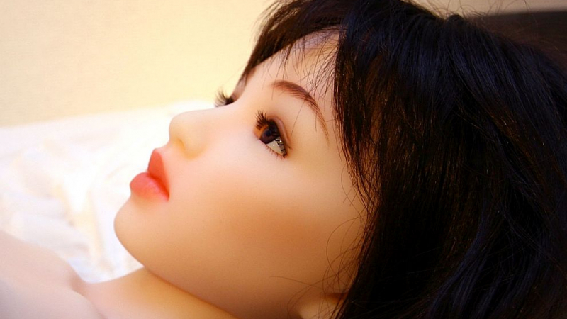 Предприемчива майка на 4 деца предлага секс кукли под наем