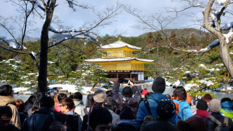 В Япония се видяха в чудо от туристите