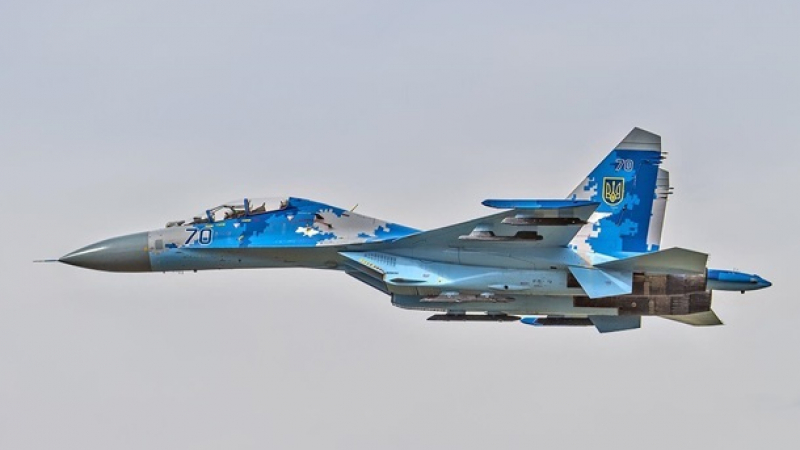 Първо ВИДЕО и подробности от очевидци за падналия изтребител Су-27 в Украйна  