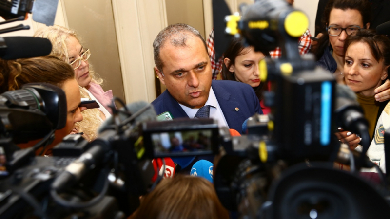 Депутат от ВМРО съобщи за нов голям обрат с детските надбавки през 2021 г