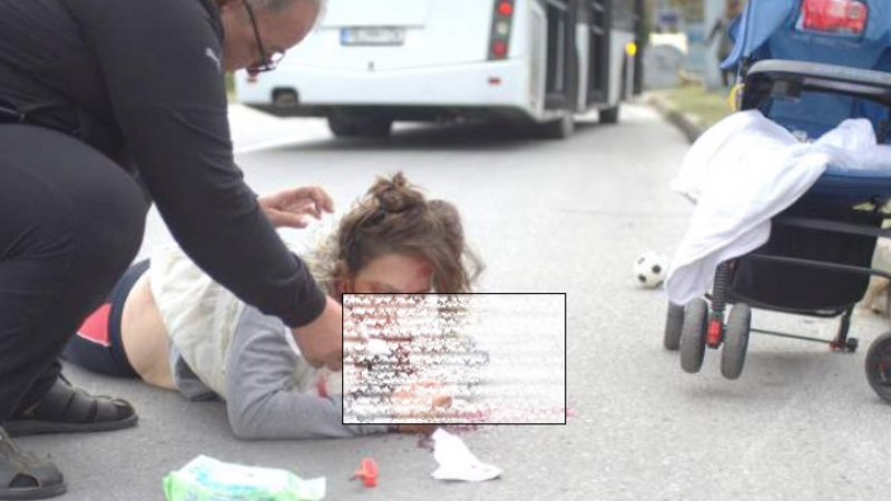 Страшни СНИМКИ 18+ от инцидента с блъснатата майка от автобус в Пловдив