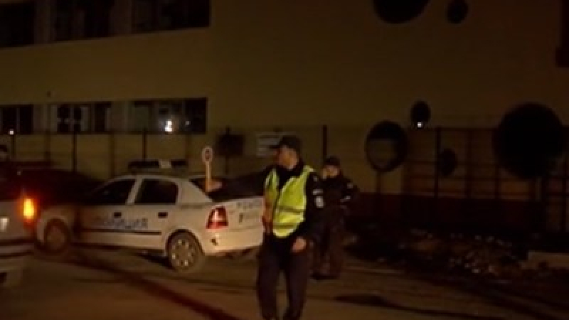 Най-сетне полицията подбра махалите, циганите в Сливен роптаят, но снощи им се наложи да...
