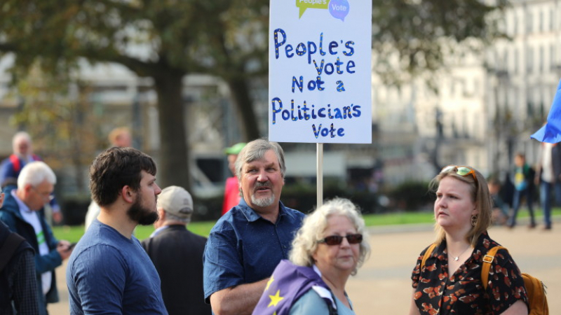 Май се сетиха, но късно? Десетки хиляди в Лондон настояват за втори референдум за Брекзит (ВИДЕО)