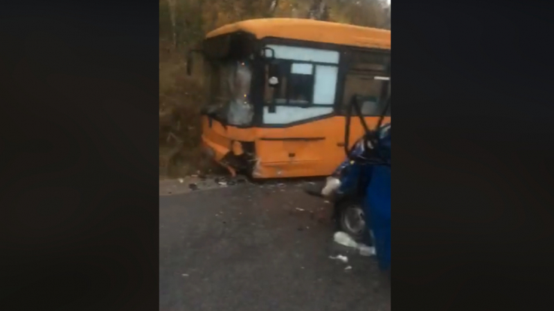Извънредно! Тежка катастрофа с автобус на градския транспорт в София (ВИДЕО)