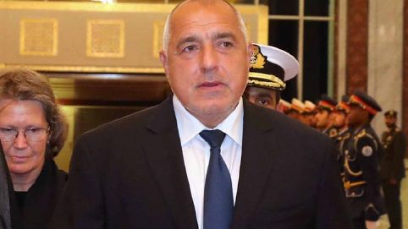Бойко Борисов с уникален армаган за престолонаследника на ОАЕ (СНИМКИ)