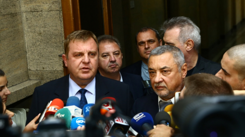 Каракачанов разкри как Симеонов е подал оставка