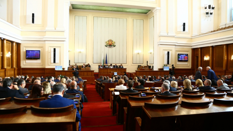 Парламентът прие на първо четене Закона за социалните услуги