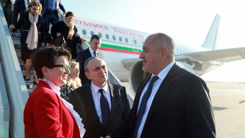Борисов вече е в Атина за срещата на върха ЕС - Арабски свят (СНИМКИ)