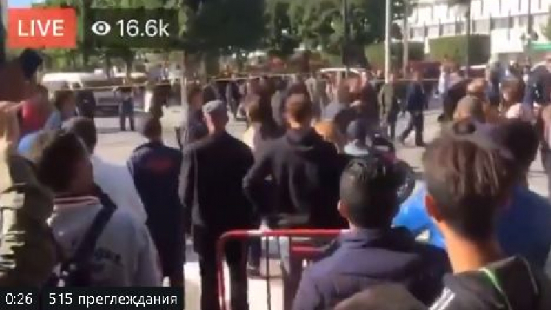 Жена се самоуби с адски взрив в Тунис! Има ранени (ВИДЕО)