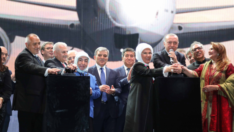 Борисов и Ердоган си стиснаха ръцете преди откриването на новото летище в Истанбул (СНИМКИ)