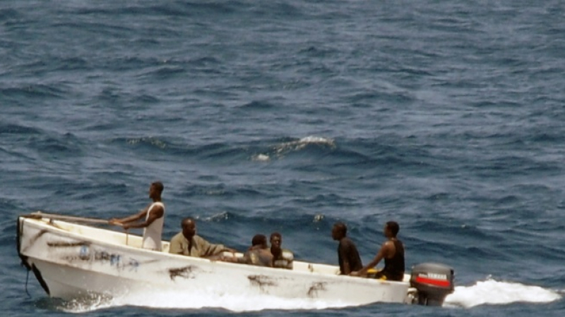 Пирати освободиха 12 души, отвлечени от швейцарски товарен кораб