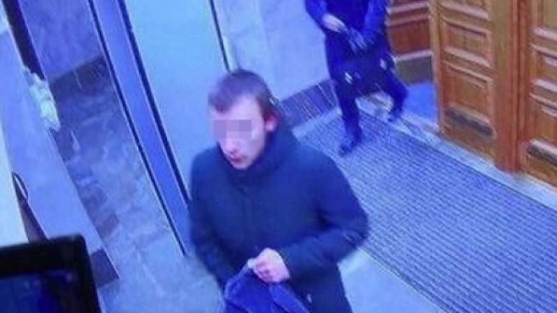 17-годишен се е взривил на входа на ФСБ в Архангелск 