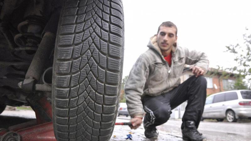 Вендета: Десетки автомобили с надупчени гуми в София