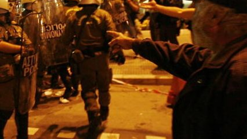В Солун избесняха за убийството на гърка в Албания, полицията едва опази посолството 