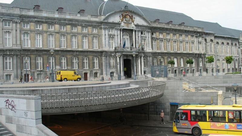 Отвратително: Висш белгийски чиновник педофил давал под наем сина си на други извратеняци