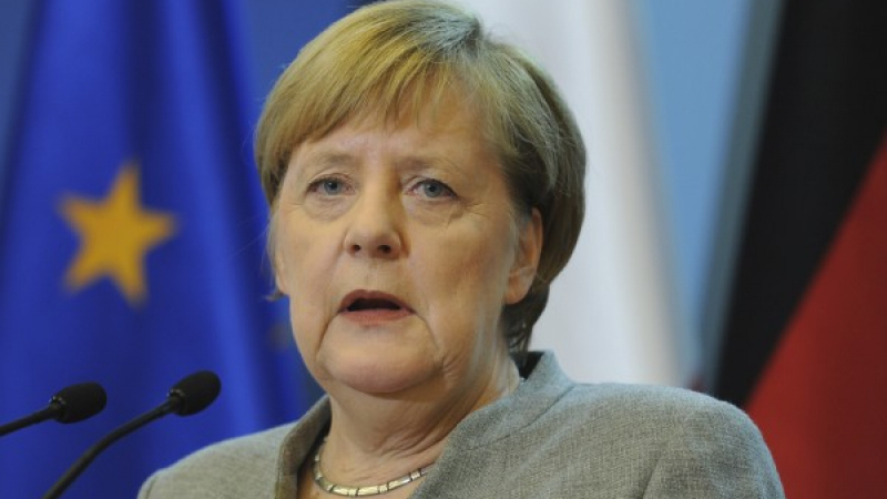 "Дейли Експрес": Разкрита ли е връзката на Ангела Меркел с групата "Билденберг"?
