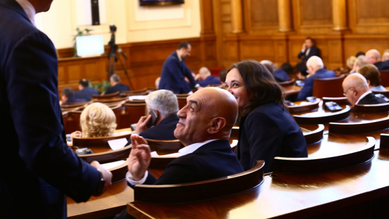 От ГЕРБ поискаха финансови санкции за депутатите, които не са днес в пленарна зала