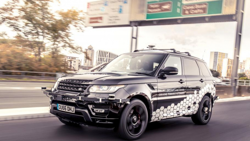 Уникално ВИДЕО: Range Rover Sport за първи път се движи без шофьор сред интензивен трафик