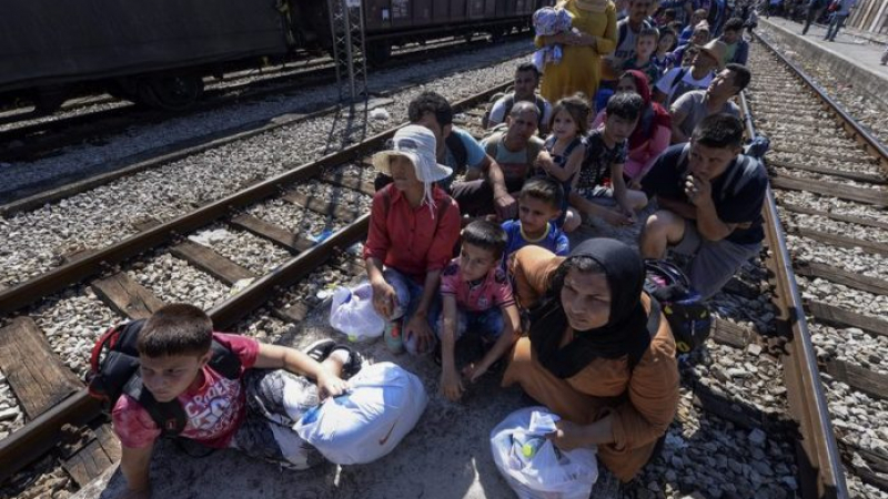 Македония удължи извънредното положение по границата с Гърция заради мигрантите 