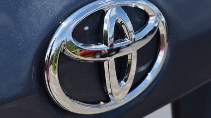 Новият седан Toyota Corolla 2019 бе разсекретен преди премиерата (СНИМКИ)