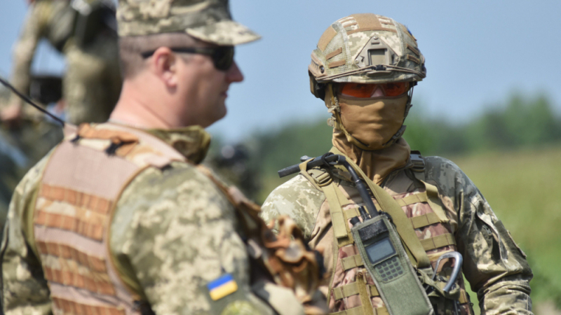 Пияни украински военни се натъкнаха на своя собствена мина, след като преди това откраднаха пиячката