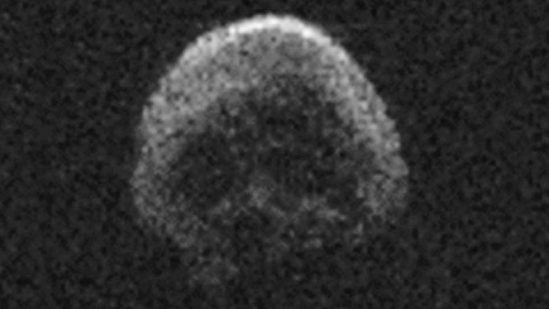 "Кометата на смъртта" във формата на череп ще прелети днес край Земята