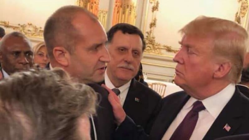 В парижкия музей "Орсе" президентът Радев се видя с Тръмп, но погледите бяха насочени към... Деси Радева (СНИМКИ)