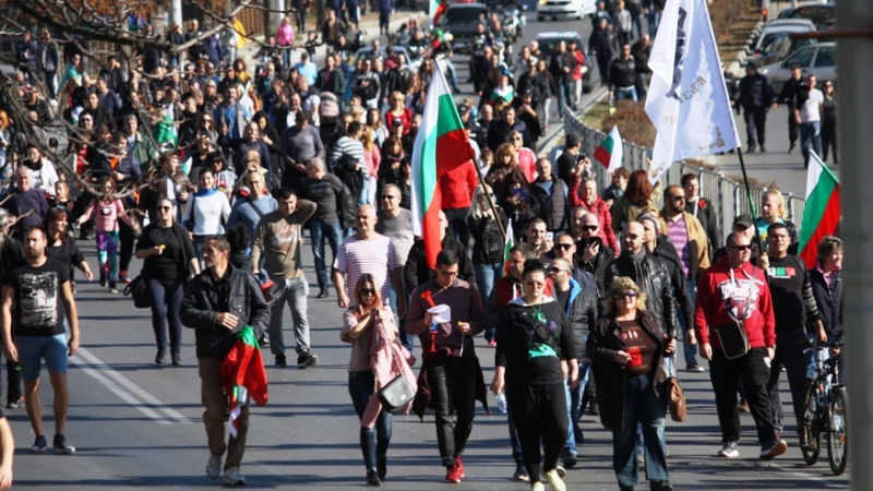 Протести и във Варна, три основни кръстовища са блокирани в града (СНИМКИ)