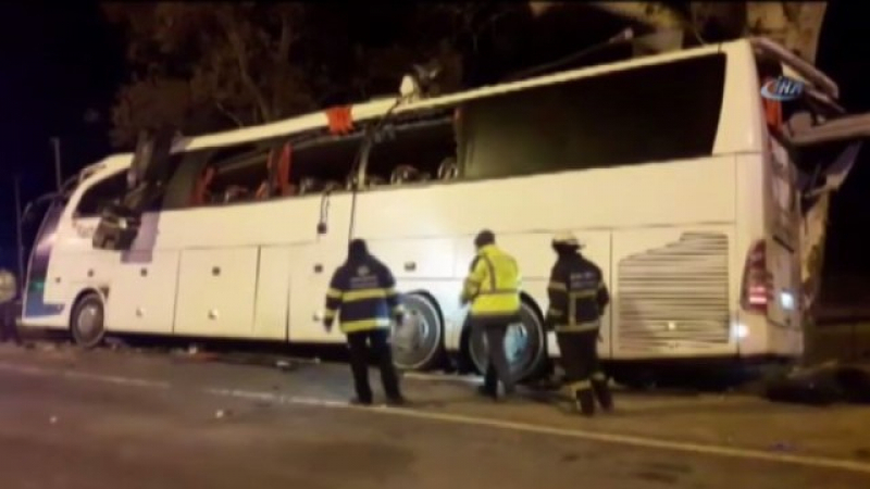 Адско меле с два ученически автобуса в Турция! 