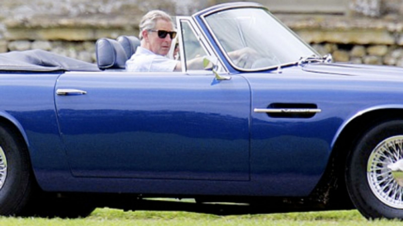 Няма да повярвате какво гориво използва принц Чарлз за своя Aston Martin DB6 Volante (СНИМКИ)
