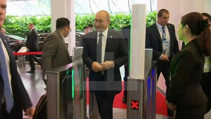 Путин вся смут на летището в Сингапур (СНИМКА)